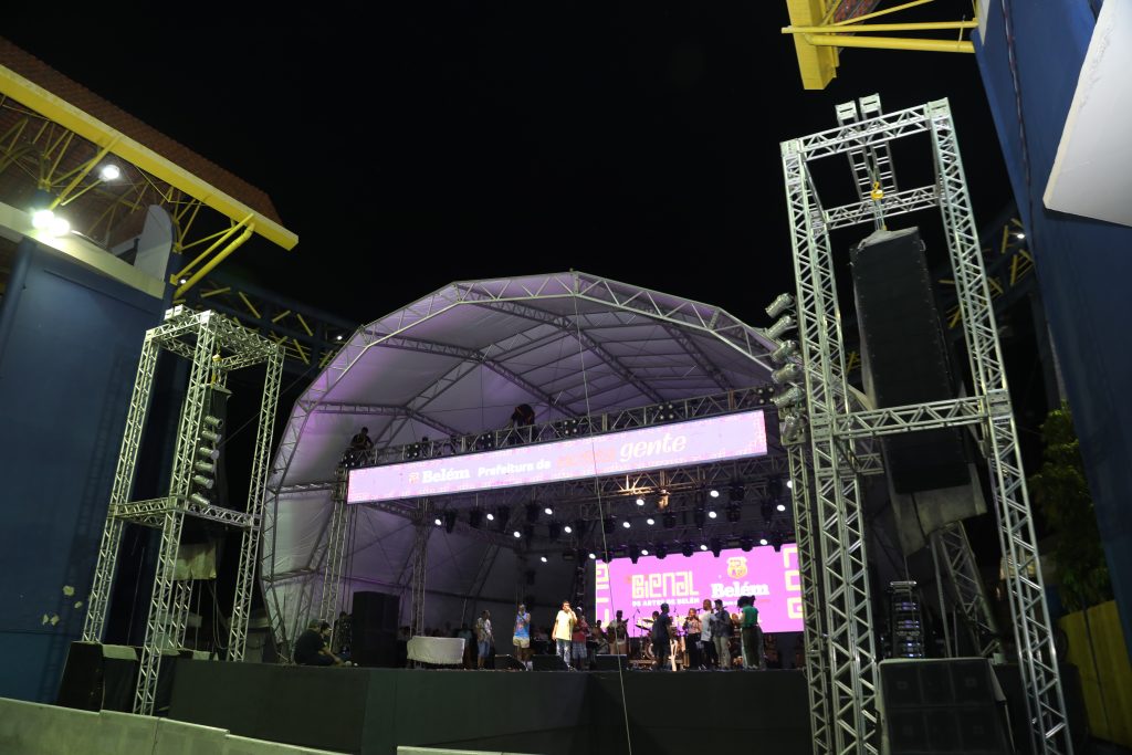 O IV Festival de Música Brasileira ocorrerá no palco montado na Aldeia Cabana, um dos espaços em que ocorre a Bienal de Artes de Belém, que promoverá grande diversidade cultural para toda a população. Crédito: Marcos Barbosa / Agência Belém / Comus